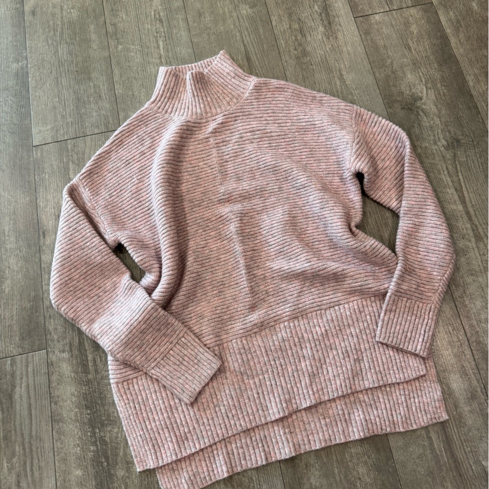 Sweet Romeo Blush Ribbed Knit Top - Picture 16 of 16